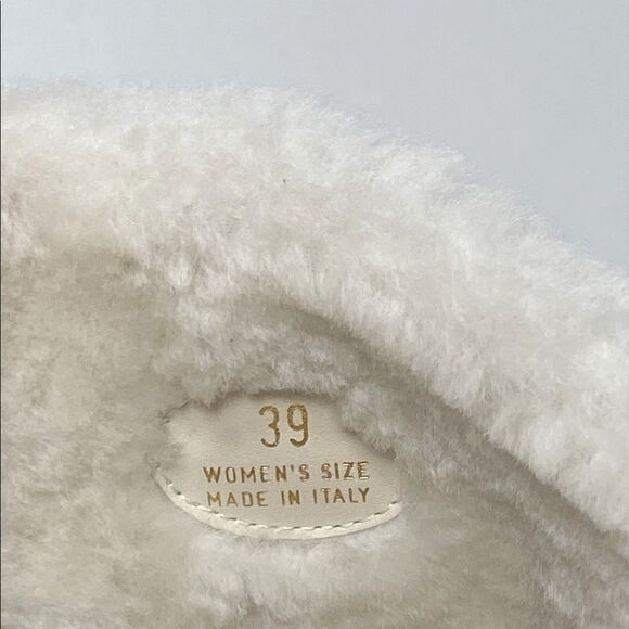 Roger Vivier Winter Viv' Strass suede and shearling ankle boots size 39 - Picture 11 of 15